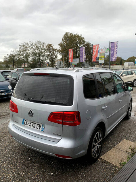 VOLKSWAGEN TOURAN 2012