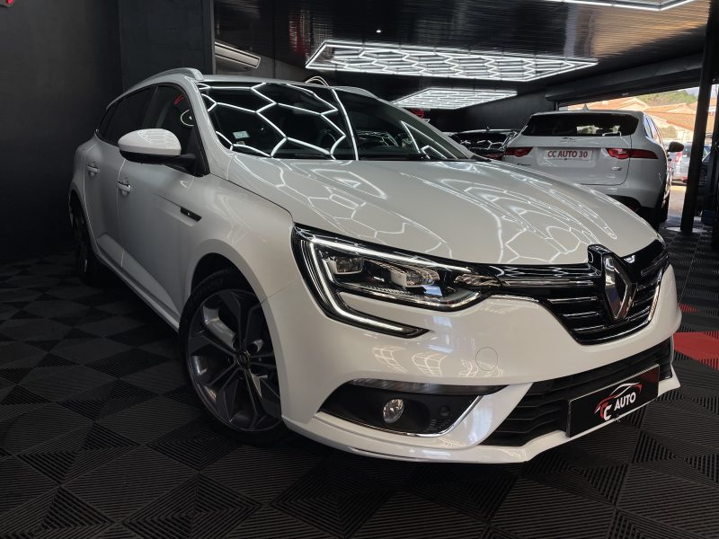 RENAULT MEGANE IV Grandtour 2016