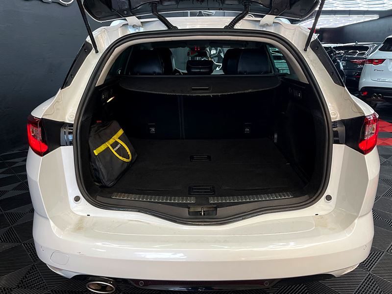 RENAULT MEGANE IV Grandtour 2016