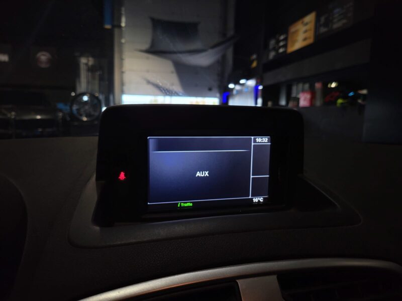 RENAULT CLIO III 1.2 16V 75cv Yahoo // REGULATEUR-LIMITEUR DE VITESSE/PRISE AUX/GPS TOMTOM