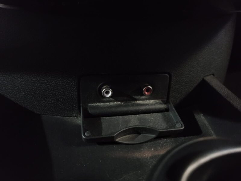 RENAULT CLIO III 1.2 16V 75cv Yahoo // REGULATEUR-LIMITEUR DE VITESSE/PRISE AUX/GPS TOMTOM