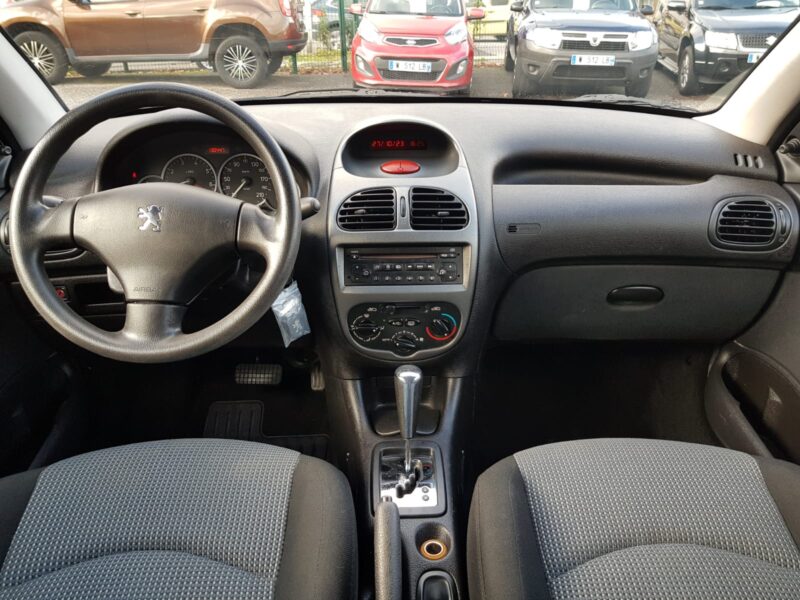 PEUGEOT 206 1.4i 75CV BVA