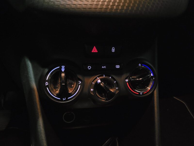 1.6 BlueHDi 100cv / STYLE / Radar de Recul 