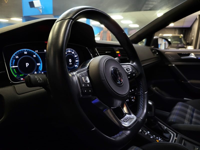 VOLKSWAGEN GOLF VII GTE 1.4L Hybrid 204CH / VIRTUAL COCKPIT+CARPLAY+CAMERA
