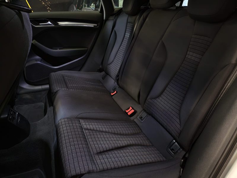 AUDI A3 Sportback 30 TFSI 116cv SPORT LIMITED 1ER MAIN /CAMERA+VOLANT MEPLAT+CARPLAY/