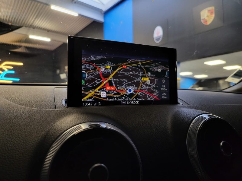 AUDI A3 Sportback 30 TFSI 116cv SPORT LIMITED 1ER MAIN /CAMERA+VOLANT MEPLAT+CARPLAY/