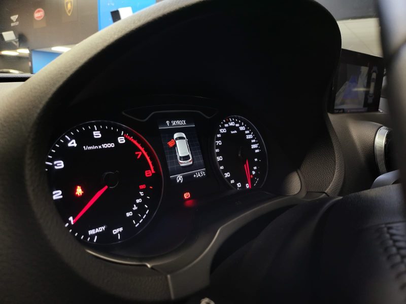 AUDI A3 Sportback 30 TFSI 116cv SPORT LIMITED 1ER MAIN /CAMERA+VOLANT MEPLAT+CARPLAY/