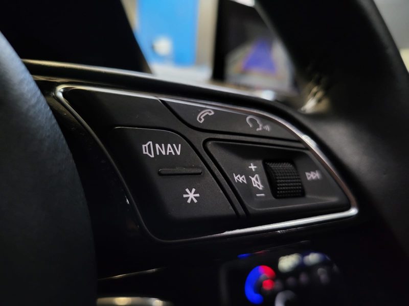 AUDI A3 Sportback 30 TFSI 116cv SPORT LIMITED 1ER MAIN /CAMERA+VOLANT MEPLAT+CARPLAY/