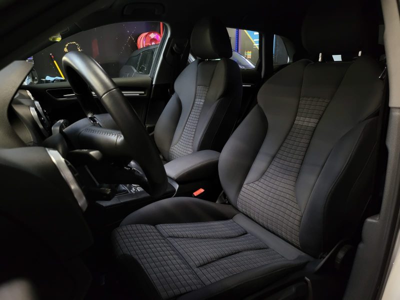 AUDI A3 Sportback 30 TFSI 116cv SPORT LIMITED 1ER MAIN /CAMERA+VOLANT MEPLAT+CARPLAY/