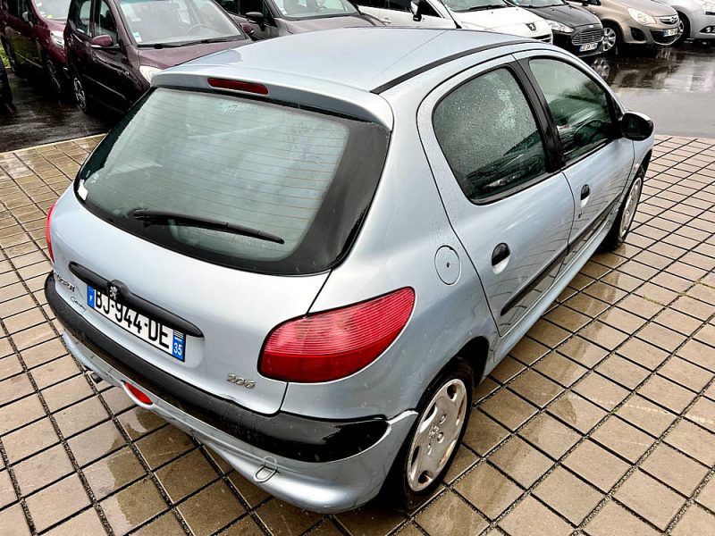 PEUGEOT 206 1.4L 75CH EXCLUSIVE 