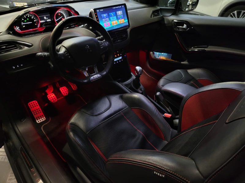 PEUGEOT 208 GTI 1.6L 208CH / TOIT PANO+CAMERA+TABLETTE MULTIMEDIA