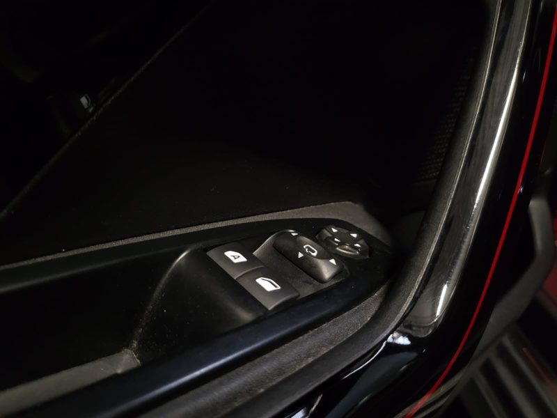 PEUGEOT 208 GTI 1.6L 208CH / TOIT PANO+CAMERA+TABLETTE MULTIMEDIA