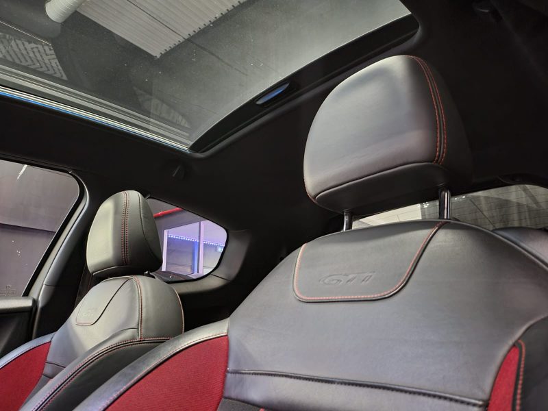 PEUGEOT 208 GTI 1.6L 208CH / TOIT PANO+CAMERA+TABLETTE MULTIMEDIA
