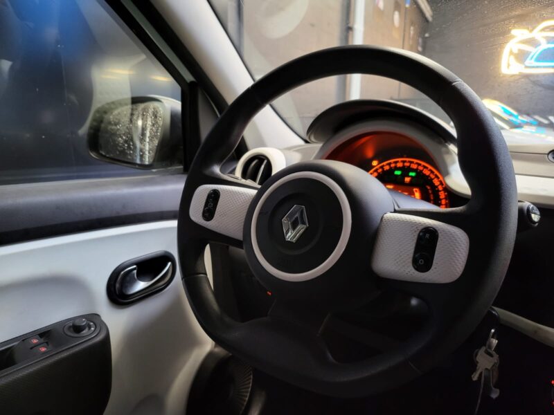 RENAULT TWINGO III 0.9 TCe 92cv ZEN 1er MAIN RADARS AR / REGULATEUR / SUIVI RENAULT