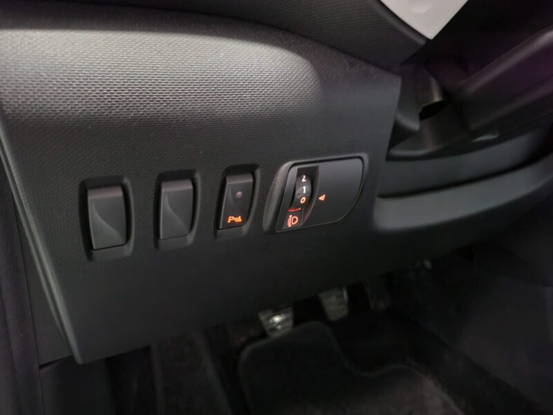 RENAULT TWINGO III 0.9 TCe 92cv ZEN 1er MAIN RADARS AR / REGULATEUR / SUIVI RENAULT