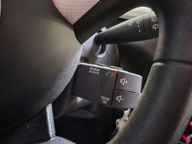 RENAULT TWINGO III 0.9 TCe 92cv ZEN 1er MAIN RADARS AR / REGULATEUR / SUIVI RENAULT