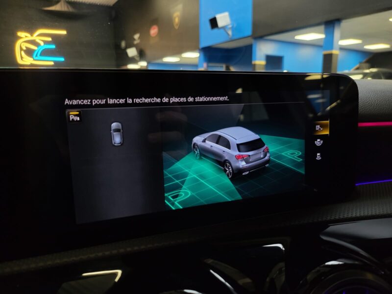 MERCEDES CLASSE A A 180 136cv AMG-line / TOIT OUVRANT / CAMERA / CARPLAY