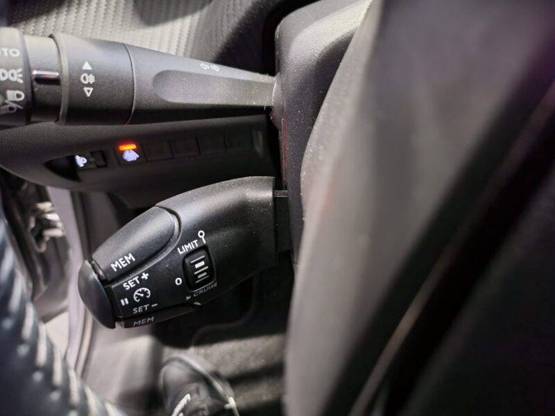 PEUGEOT 208 II 1.2 PureTech 100cv ALLURE BUSINESS E-COCKPIT 3D / GRAND GPS / CARPLAY / CAMERA