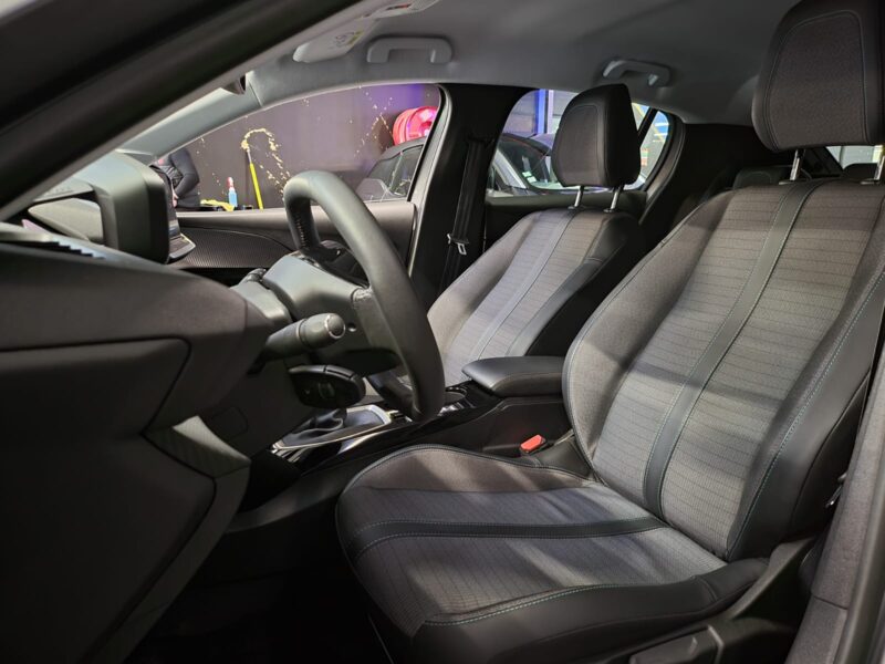PEUGEOT 208 II 1.2 PureTech 100cv ALLURE BUSINESS E-COCKPIT 3D / GRAND GPS / CARPLAY / CAMERA
