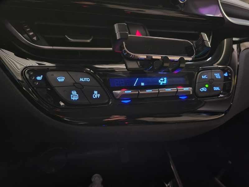 TOYOTA C-HR 2.0 Hybride 184cv COLLECTION / JBL / CAMERA / PARK ASSIST/ VOLANT+SIEGE CHAUFFANT/