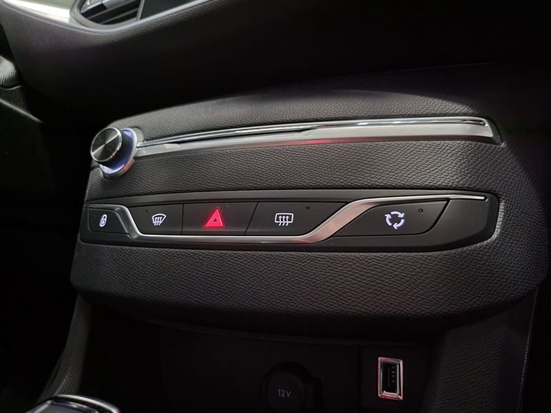 PEUGEOT 308 II GT 1.2 PURETECH 130 CV / TOIT PANO / CARPLAY / DYNAUDIO / PACK BLACK