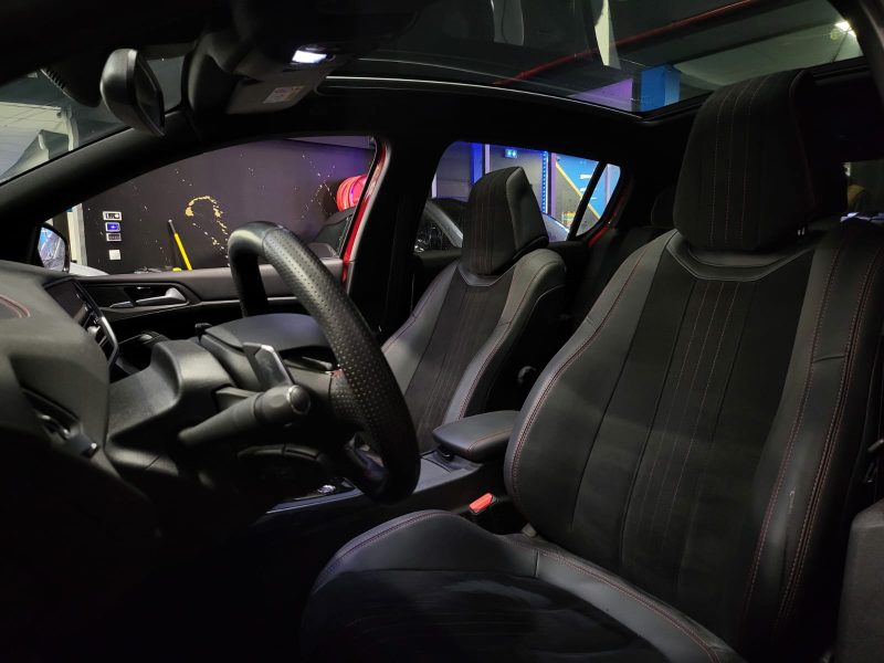 PEUGEOT 308 II GT 1.2 PURETECH 130 CV / TOIT PANO / CARPLAY / DYNAUDIO / PACK BLACK