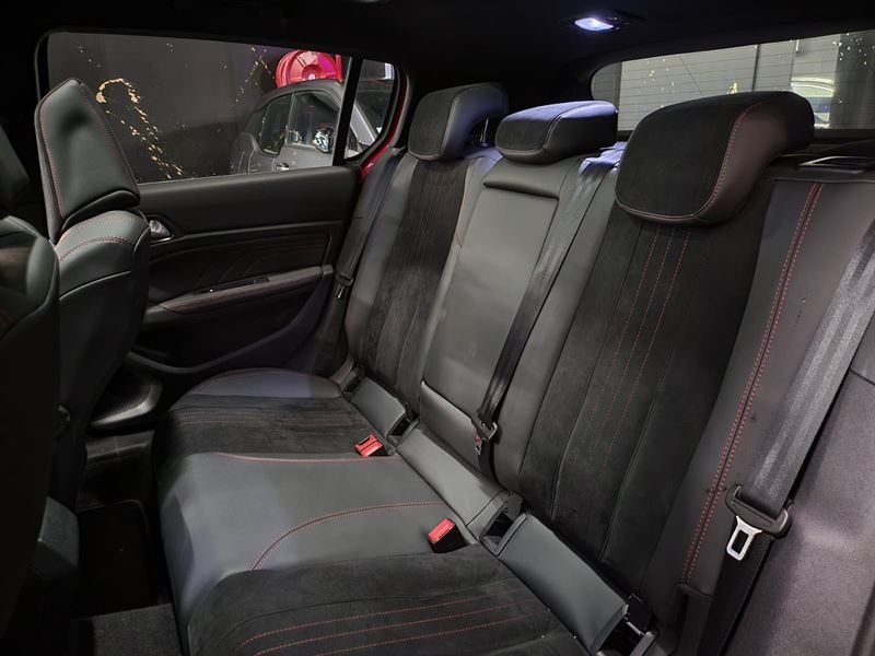 PEUGEOT 308 II GT 1.2 PURETECH 130 CV / TOIT PANO / CARPLAY / DYNAUDIO / PACK BLACK