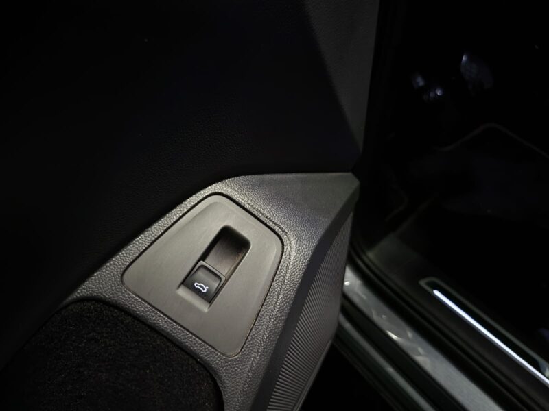 VOLKSWAGEN TIGUAN ALLSPACE 2.0 TDi 150cv CARAT 7 PLACES TOIT OUVRANT / CARPLAY / VIRTUAL COCKPIT