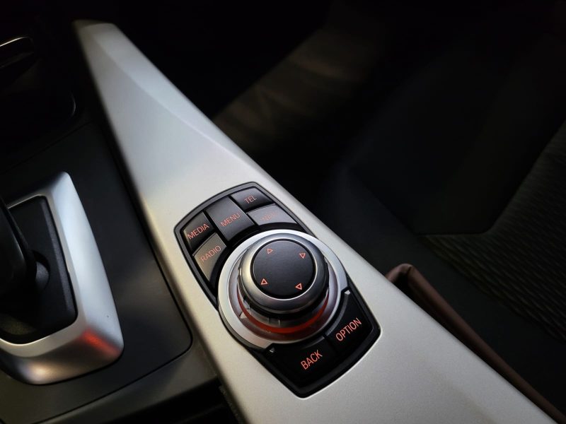 BMW SERIE 3 F30 LCi 316 d 2.0 116cv BUSINESS BOITE AUTOMATIQUE GPS / RADARS AV AR / DRIVE SELECT