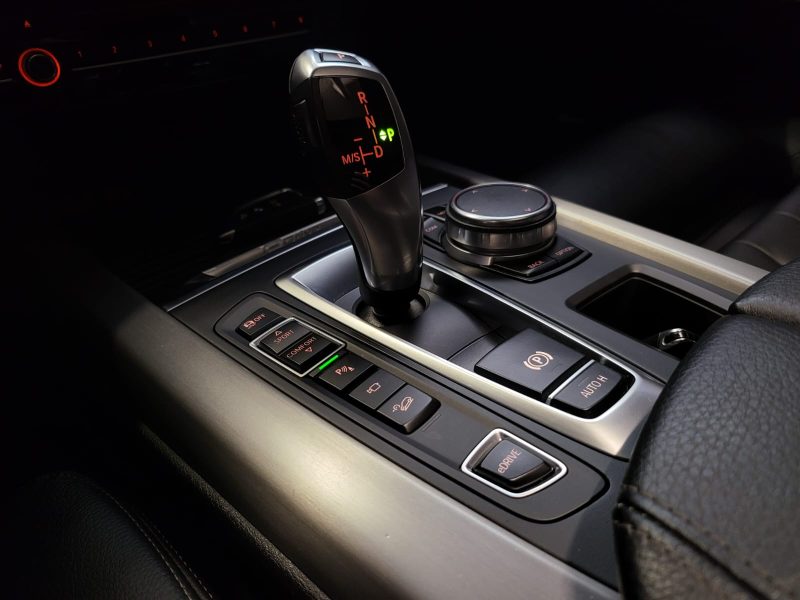 BMW X5 (F15) 40e xDRIVE 2.0L PLUG IN HYBRID 313CH M SPORT / TOIT OUVRANT+CAMERA+TETE HAUTE+HARMAN KA