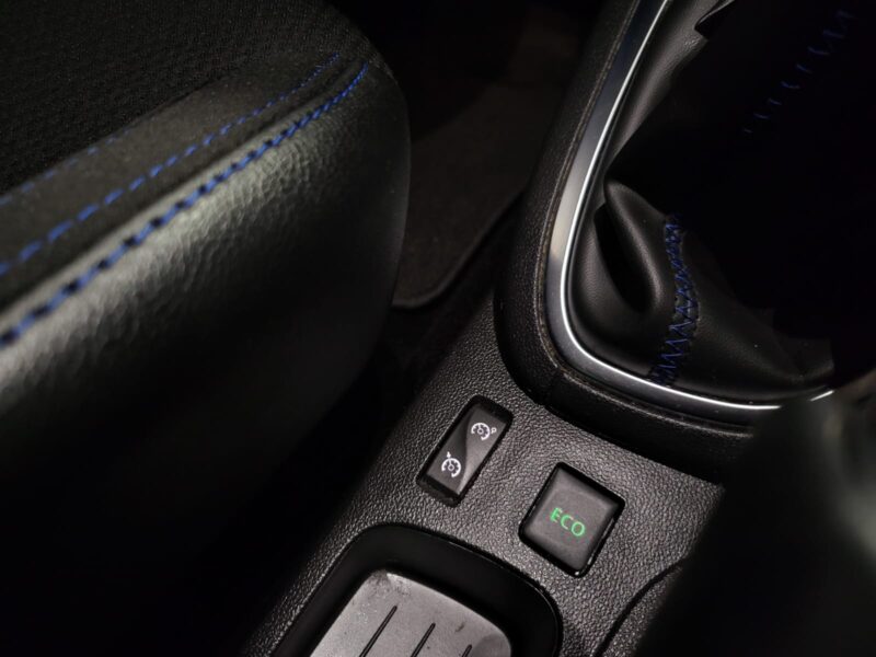 RENAULT CLIO V 0.9 TCe 90cv GT LINE / TOIT PANORAMIQUE / SIEGES SPORT GT / CAMERA DE RECULE