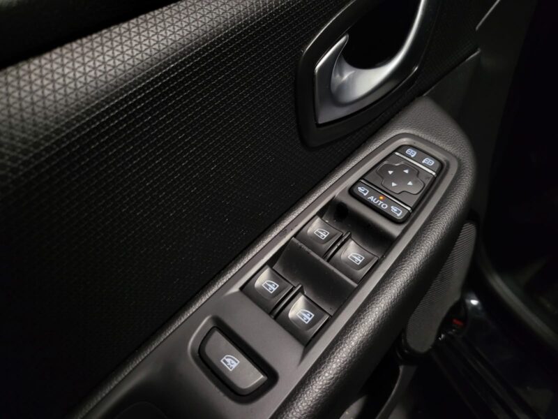 RENAULT CLIO V 0.9 TCe 90cv GT LINE / TOIT PANORAMIQUE / SIEGES SPORT GT / CAMERA DE RECULE