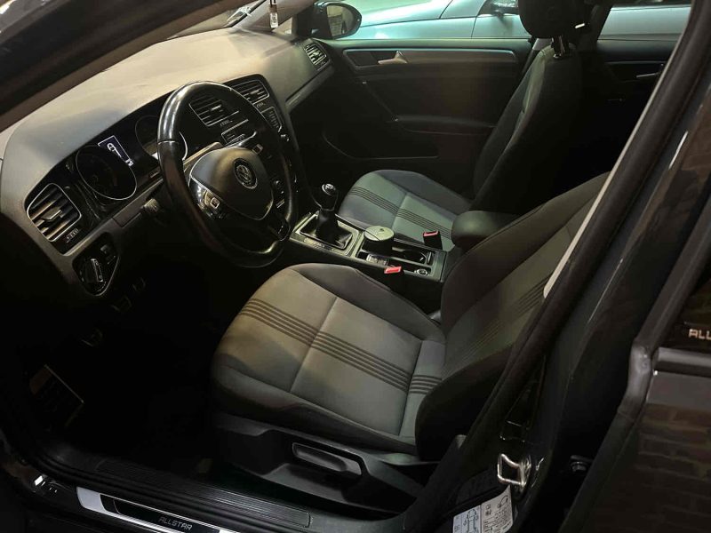 VOLKSWAGEN GOLF 7 1.6 TDi 110 cv 2017 Carat
