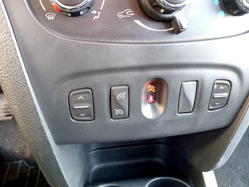 DACIA SANDERO II 2015