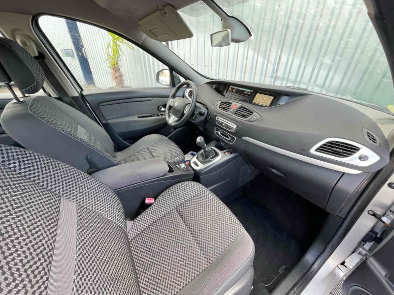 RENAULT SCENIC III 2011