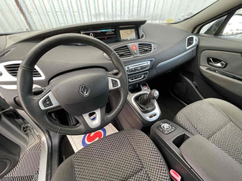 RENAULT SCENIC III 2011
