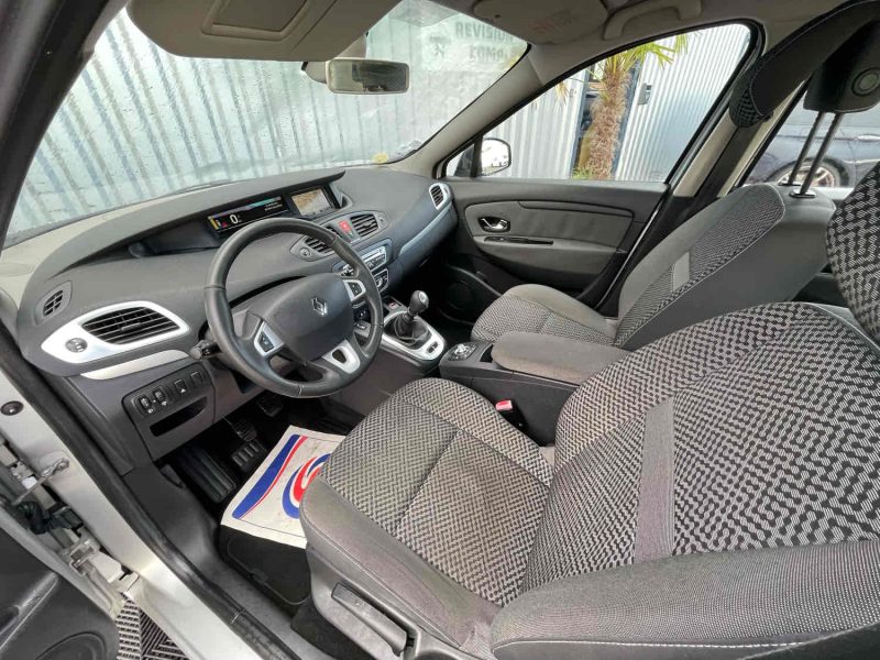 RENAULT SCENIC III 2011