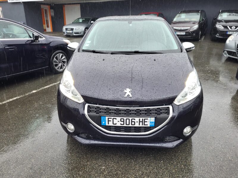 PEUGEOT 208 1.2 VTI ESSENCE 82 CV STYLE