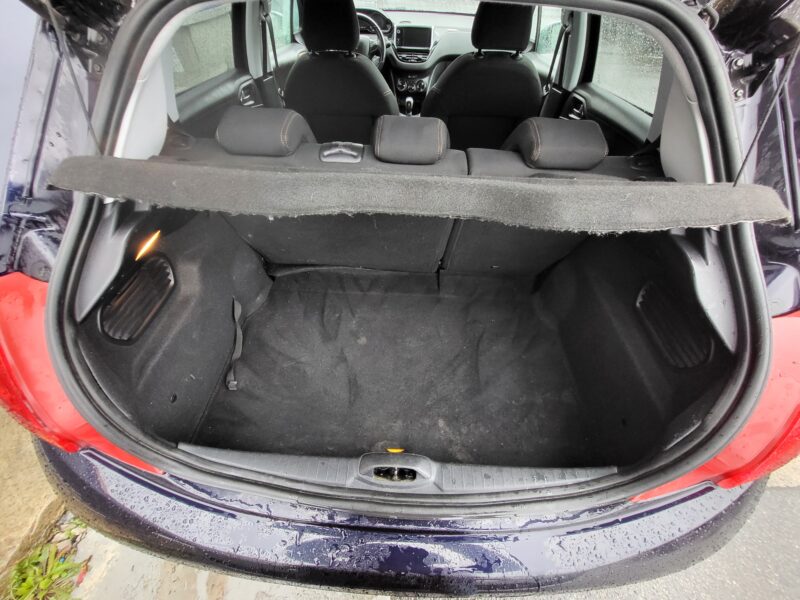 PEUGEOT 208 1.2 VTI ESSENCE 82 CV STYLE