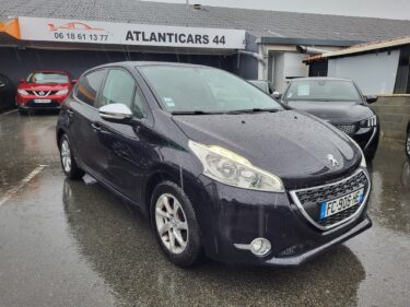 PEUGEOT 208 1.2 VTI ESSENCE 82 CV STYLE