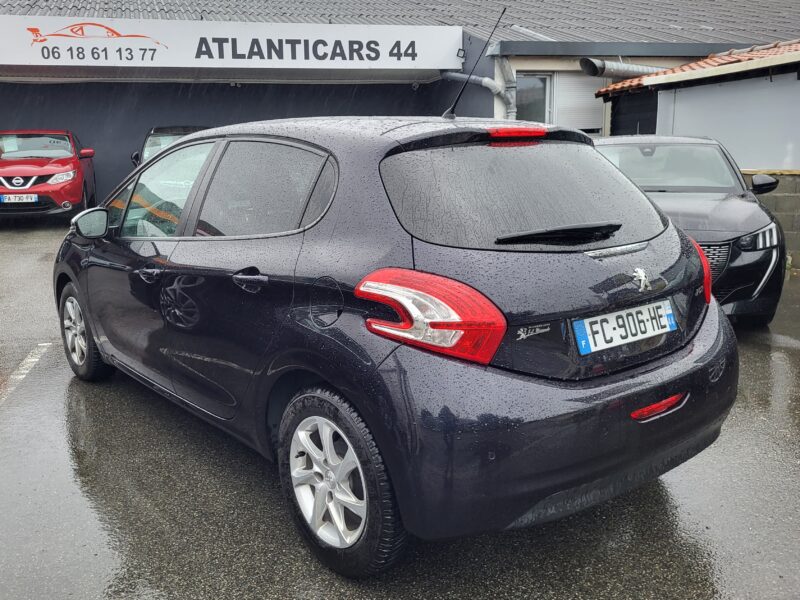 PEUGEOT 208 1.2 VTI ESSENCE 82 CV STYLE