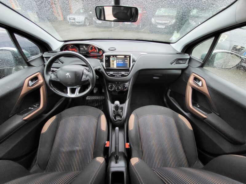 PEUGEOT 208 1.2 VTI ESSENCE 82 CV STYLE