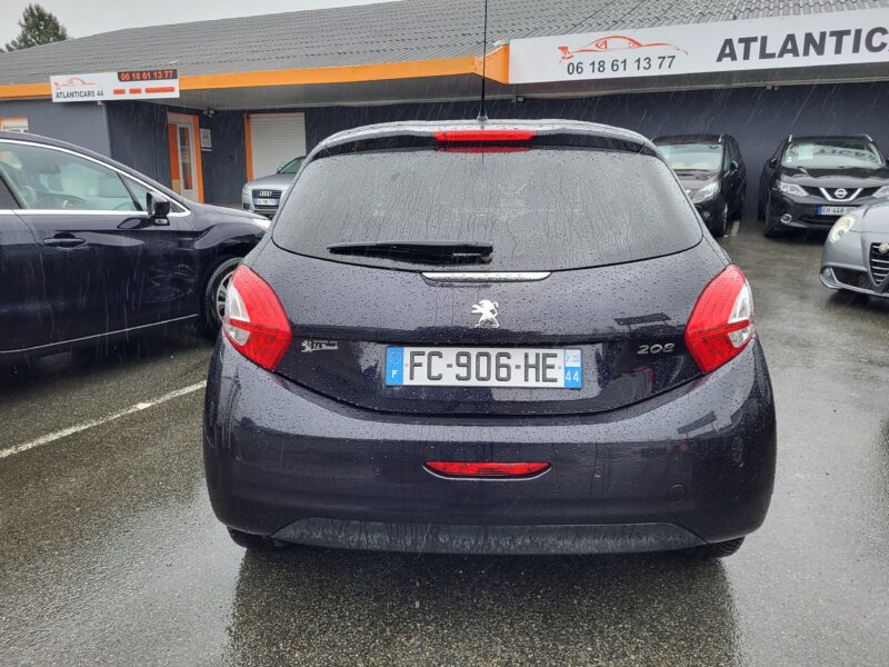 PEUGEOT 208 1.2 VTI ESSENCE 82 CV STYLE