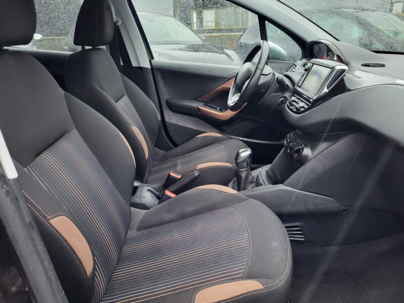 PEUGEOT 208 1.2 VTI ESSENCE 82 CV STYLE