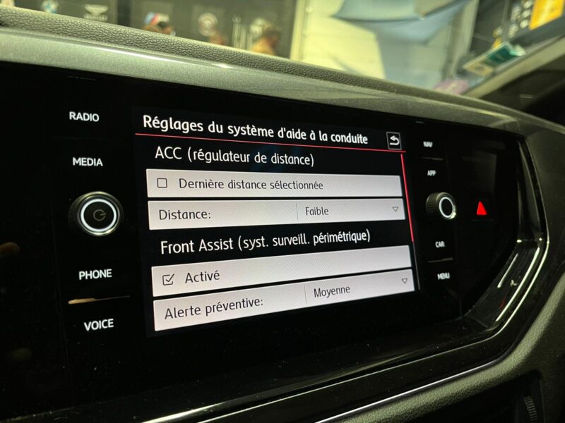 VOLKSWAGEN POLO VI GTI 2.0 TSI 200cv DSG6 // APPLE CARPLAY/ANDROID AUTO/TOIT OUVRANT