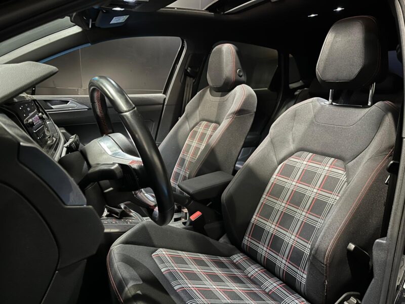 VOLKSWAGEN POLO VI GTI 2.0 TSI 200cv DSG6 // APPLE CARPLAY/ANDROID AUTO/TOIT OUVRANT