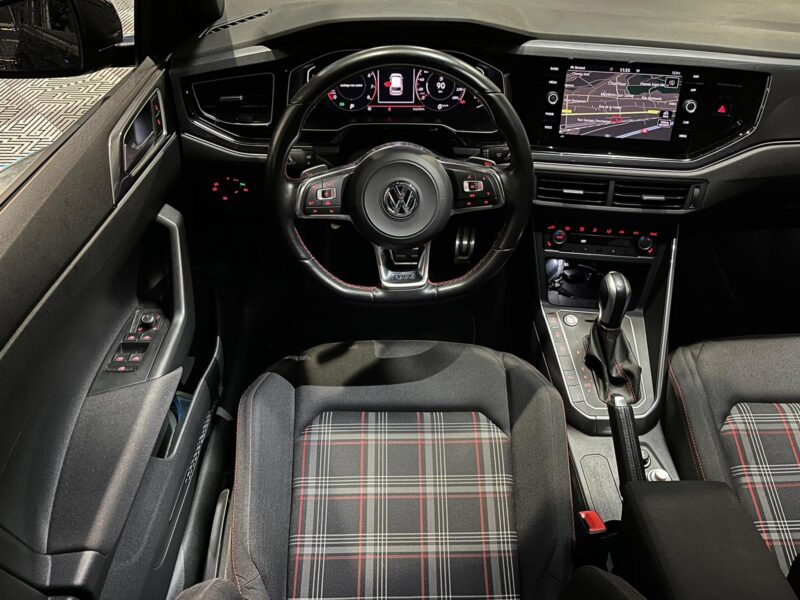 VOLKSWAGEN POLO VI GTI 2.0 TSI 200cv DSG6 // APPLE CARPLAY/ANDROID AUTO/TOIT OUVRANT