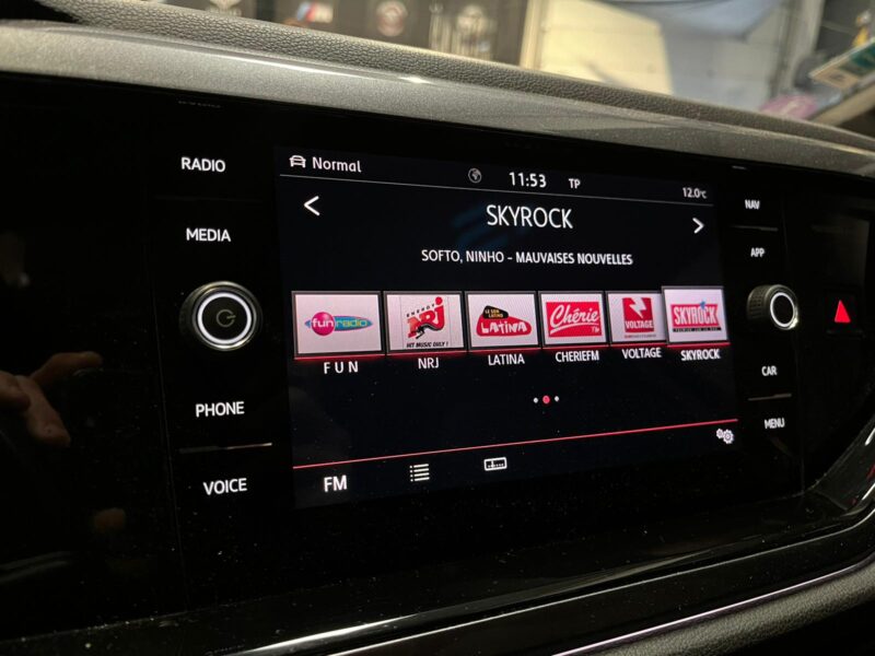 VOLKSWAGEN POLO VI GTI 2.0 TSI 200cv DSG6 // APPLE CARPLAY/ANDROID AUTO/TOIT OUVRANT