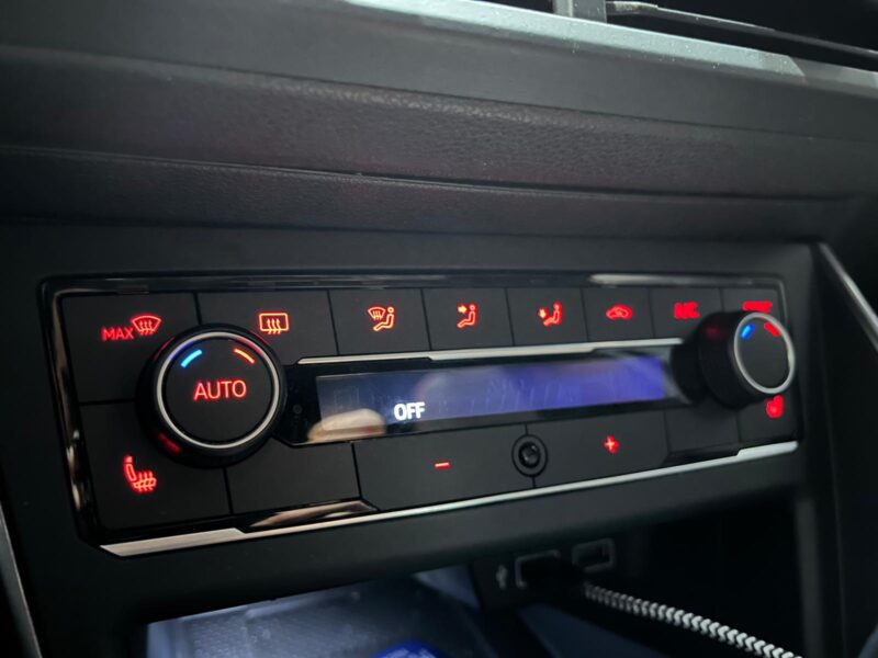 VOLKSWAGEN POLO VI GTI 2.0 TSI 200cv DSG6 // APPLE CARPLAY/ANDROID AUTO/TOIT OUVRANT