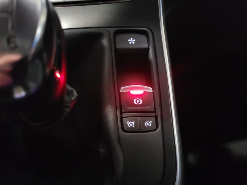 RENAULT SCENIC IV 1.6 dCi 130cv Intens BVM6 // CAMERA DE RECUL/TOIT PANORAMIQUE/PHARES LEDS